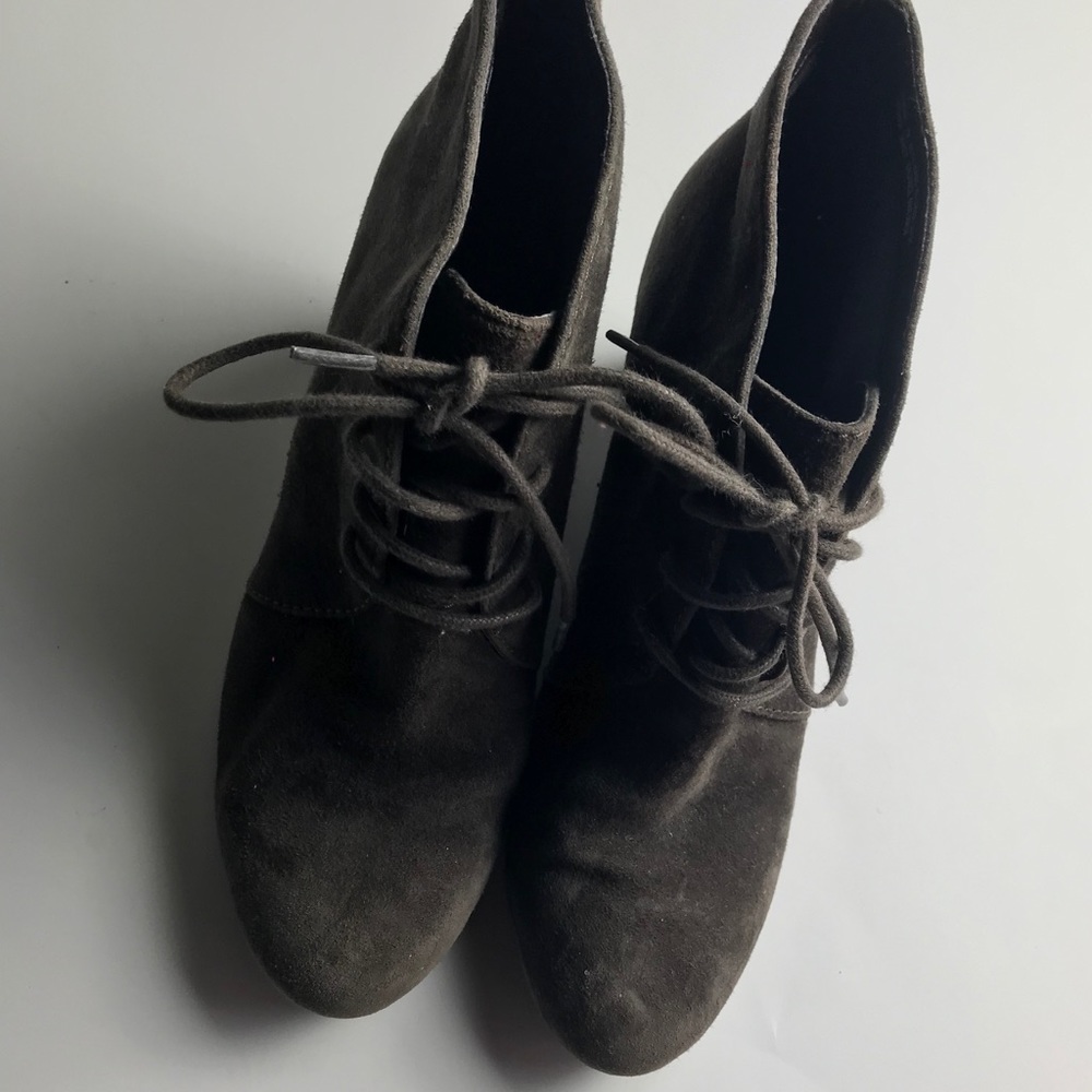 Clarks Artisan Brown Suede Wedge Lace Up Boots - Picture 3 of 8